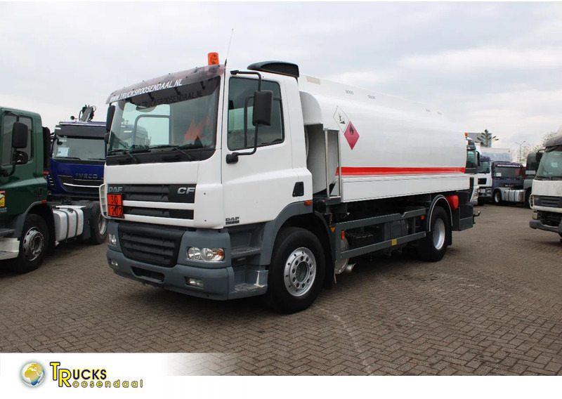 DAF CF 85.430 + PUMP/METERS + 4 COMPART / 15.000 LITER + COMPLETE SYSTEM WORKING - Грузовик-цистерна: фото 1 DAF CF 85.430 + PUMP/METERS + 4 COMPART / 15.000 LITER + COMPLETE SYSTEM WORKING - Грузовик-цистерна: фото 1