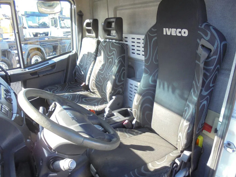 Iveco EuroCargo 120E25 + Euro 5 + Palfiinger Lift + Manual - Грузовик с закрытым кузовом: фото 4 Iveco EuroCargo 120E25 + Euro 5 + Palfiinger Lift + Manual - Грузовик с закрытым кузовом: фото 4