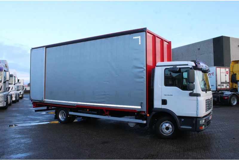 Тентованный грузовик MAN TGL 12.210 + MANUAL + 2.70HEIGHT + CAMERA: фото 10 Тентованный грузовик MAN TGL 12.210 + MANUAL + 2.70HEIGHT + CAMERA: фото 10