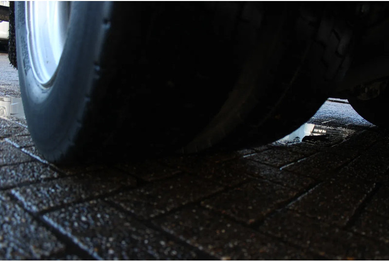 Тентованный грузовик MAN TGL 12.210 + MANUAL + 2.70HEIGHT + CAMERA: фото 19 Тентованный грузовик MAN TGL 12.210 + MANUAL + 2.70HEIGHT + CAMERA: фото 19