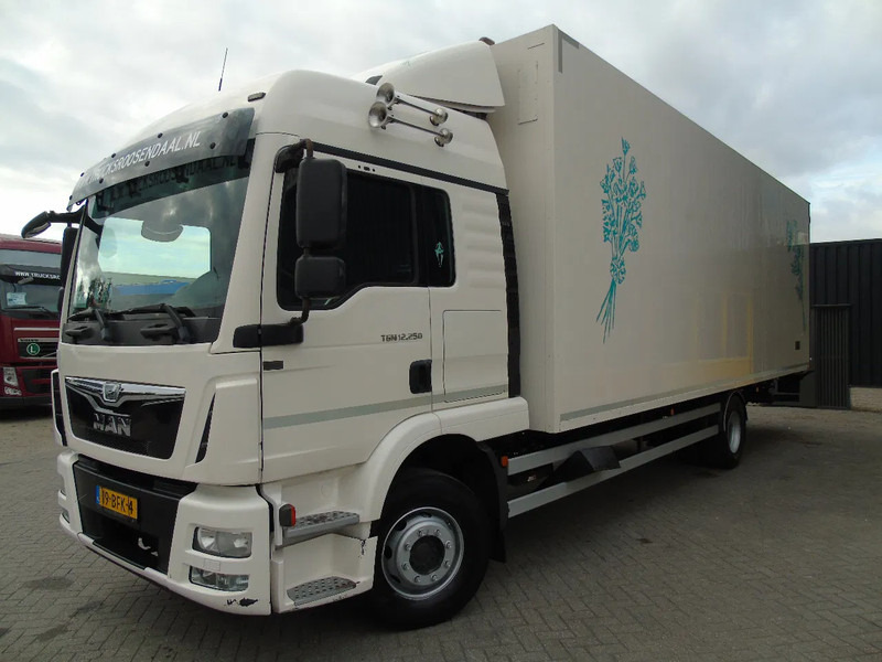 MAN TGM 12.250 + EURO 6 + LIFT - Грузовик с закрытым кузовом: фото 2 MAN TGM 12.250 + EURO 6 + LIFT - Грузовик с закрытым кузовом: фото 2