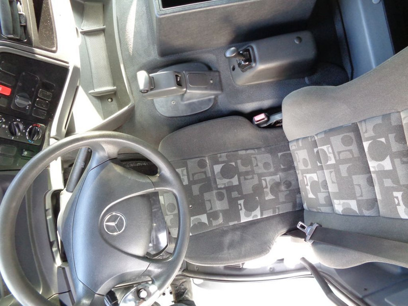 Mercedes-Benz AXOR 1823 + Dhollandia Lift - Грузовик с закрытым кузовом: фото 5 Mercedes-Benz AXOR 1823 + Dhollandia Lift - Грузовик с закрытым кузовом: фото 5