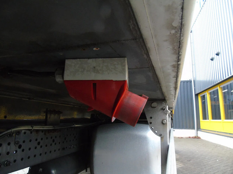 Mercedes-Benz Antos 1924 + EURO 6 + LIFT + KONVEKTA ELECTRIC SOLAR - Рефрижератор: фото 4 Mercedes-Benz Antos 1924 + EURO 6 + LIFT + KONVEKTA ELECTRIC SOLAR - Рефрижератор: фото 4