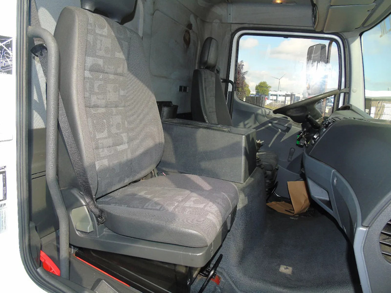Грузовик с закрытым кузовом Mercedes-Benz Atego 1218 + euro 5 + lift: фото 12