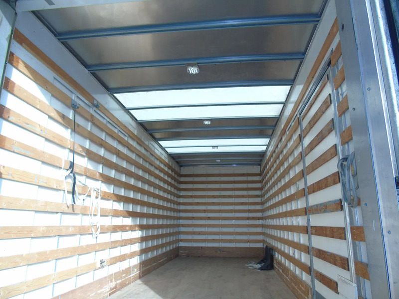 Renault D 12.220 + SPECIAL LIFT + EURO 6 - Грузовик с закрытым кузовом: фото 4 Renault D 12.220 + SPECIAL LIFT + EURO 6 - Грузовик с закрытым кузовом: фото 4