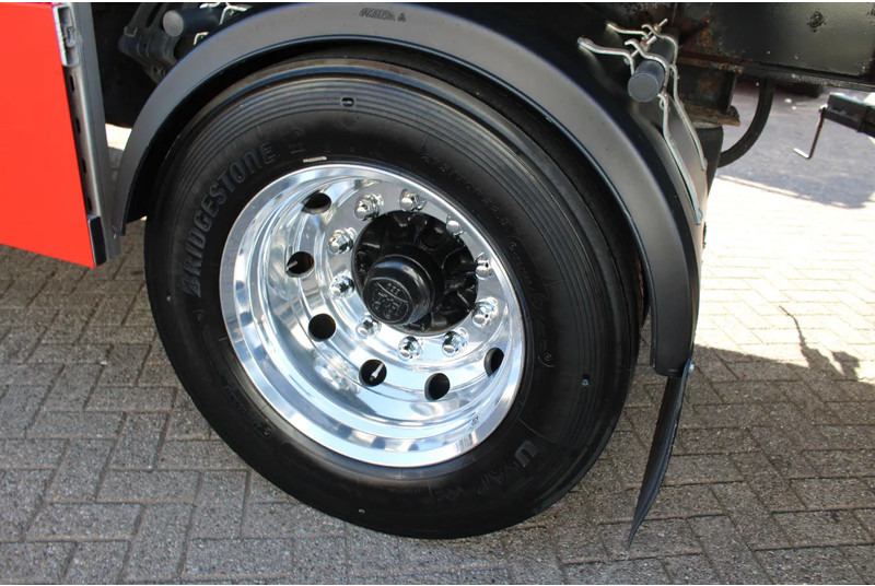 Полуприцеп-фургон Tracon 2x alu axle + lift: фото 17