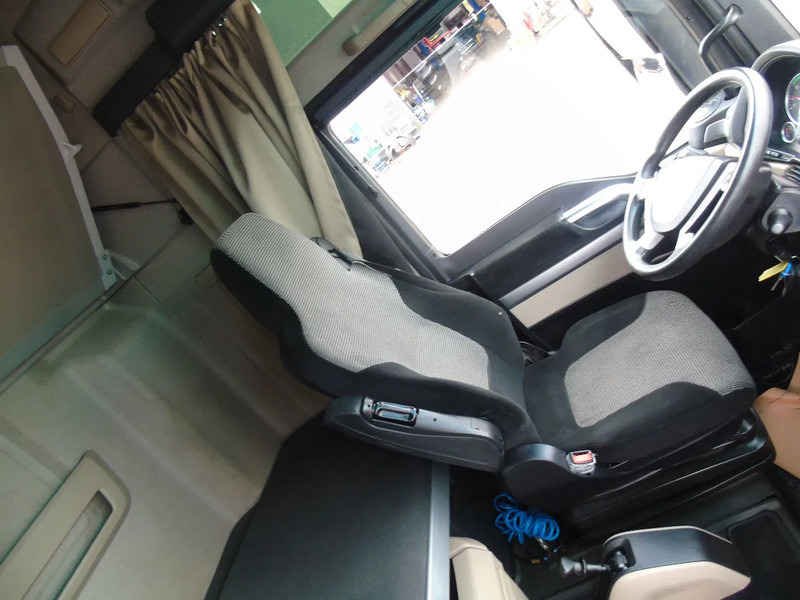 Тягач MAN TGX 18.460 + euro 6 + 6x in stock: фото 9