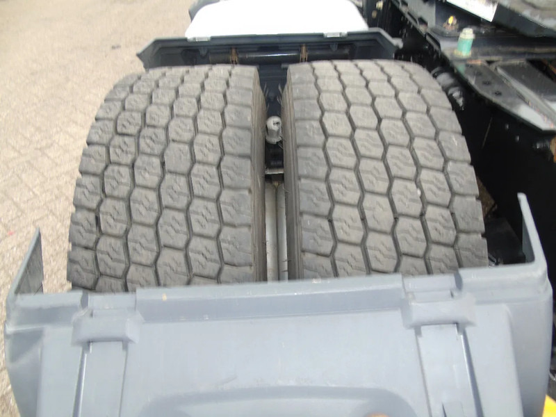 Тягач MAN TGX 18.460 + euro 6 + 6x in stock: фото 17