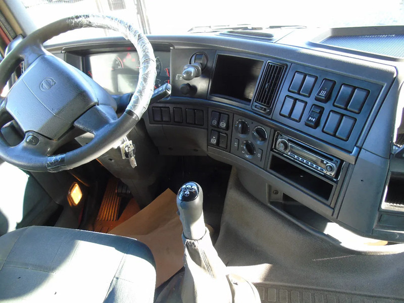 Volvo FH 460 + XL CABINE + EURO 5+ MANUAL - Тягач: фото 5 Volvo FH 460 + XL CABINE + EURO 5+ MANUAL - Тягач: фото 5