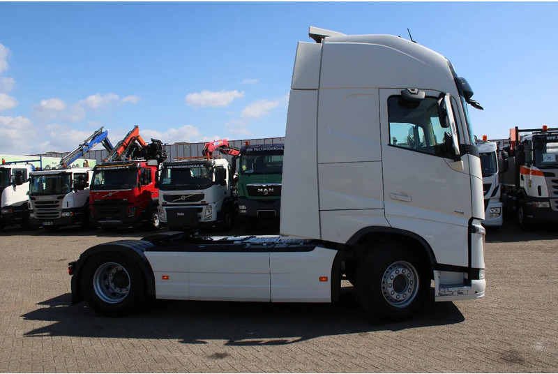 Volvo FH 460 + XL CABINE + SPOILER + EURO 6 - Тягач: фото 3 Volvo FH 460 + XL CABINE + SPOILER + EURO 6 - Тягач: фото 3