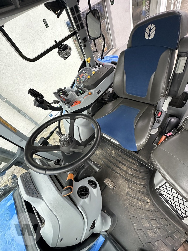 Трактор New Holland T 6.145 DC: фото 7 Трактор New Holland T 6.145 DC: фото 7