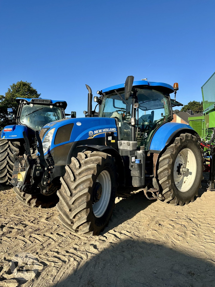 New Holland T 7.210 - Трактор: фото 1 New Holland T 7.210 - Трактор: фото 1