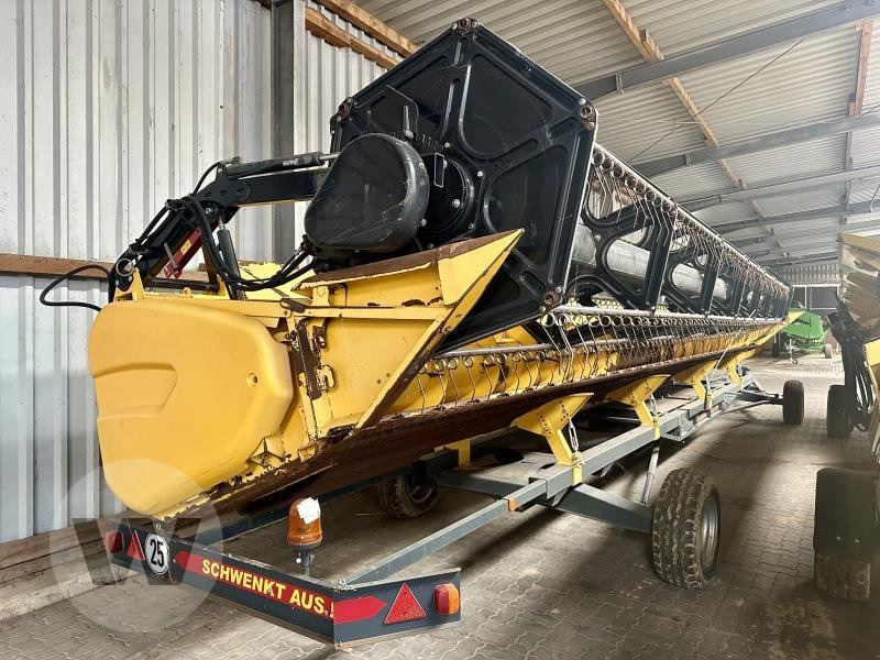 New Holland VARIFEED 35V - Жатка зерновая: фото 1 New Holland VARIFEED 35V - Жатка зерновая: фото 1