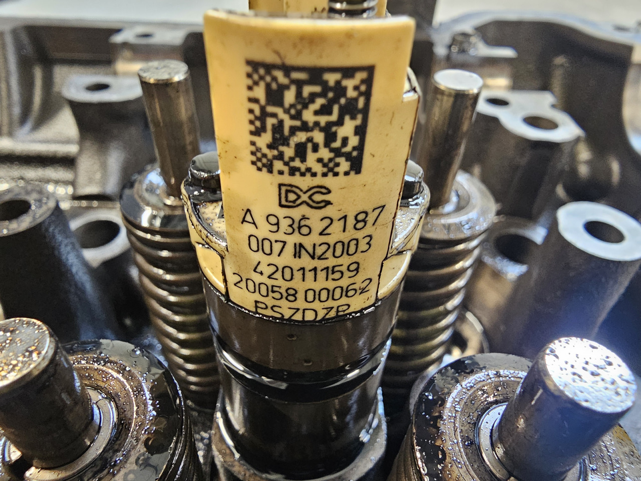 MERCEDES-BENZ ATEGO MP4 EURO 6 / INJECTORS SET / OM936 / A9362187007 - Распределитель впрыска: фото 4 MERCEDES-BENZ ATEGO MP4 EURO 6 / INJECTORS SET / OM936 / A9362187007 - Распределитель впрыска: фото 4