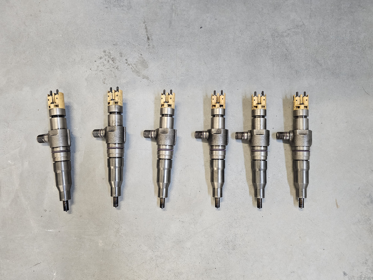 MERCEDES-BENZ ATEGO MP4 EURO 6 / INJECTORS SET / OM936 / A9362187007 - Распределитель впрыска: фото 2 MERCEDES-BENZ ATEGO MP4 EURO 6 / INJECTORS SET / OM936 / A9362187007 - Распределитель впрыска: фото 2