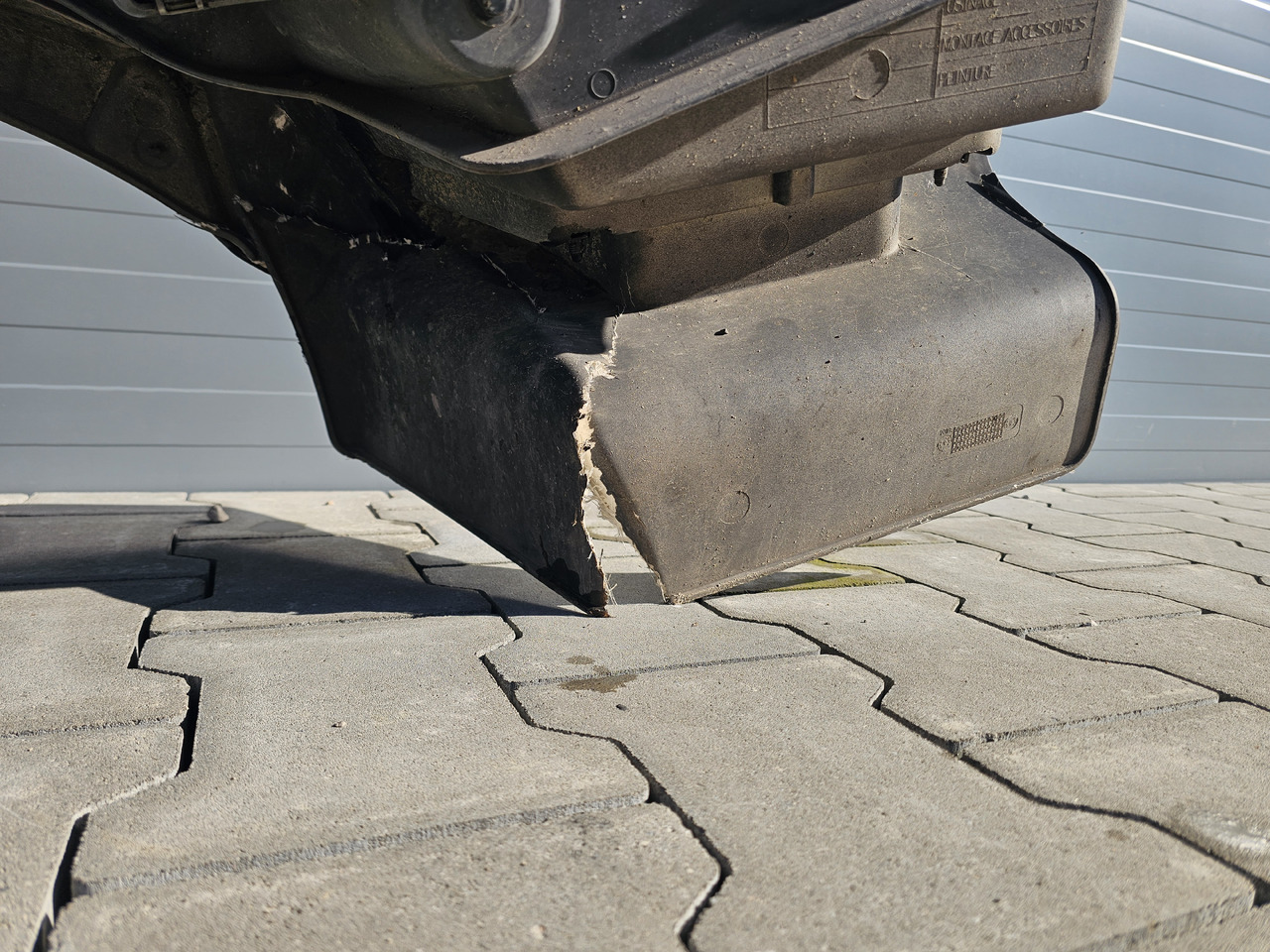 RENAULT RANGE T / HIGH CAB / LEFT FOOTSTEP / 82244459 - Боковая подножка: фото 5 RENAULT RANGE T / HIGH CAB / LEFT FOOTSTEP / 82244459 - Боковая подножка: фото 5