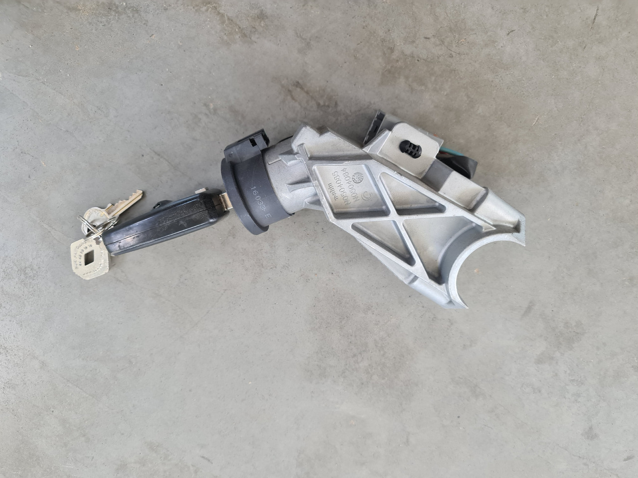 RENAULT RANGE T / IGNITION WITH KEY / 82355085 - Стартер: фото 3 RENAULT RANGE T / IGNITION WITH KEY / 82355085 - Стартер: фото 3