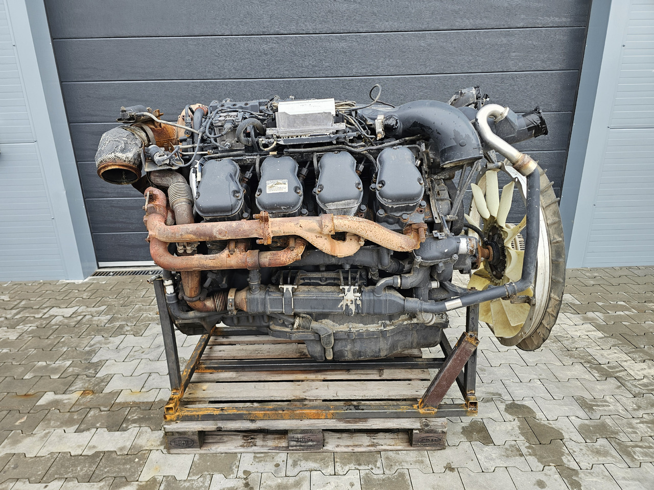 SCANIA R580 / DC16 102 V8 / EURO 6 / COMPLETE ENGINE - Двигатель: фото 2 SCANIA R580 / DC16 102 V8 / EURO 6 / COMPLETE ENGINE - Двигатель: фото 2