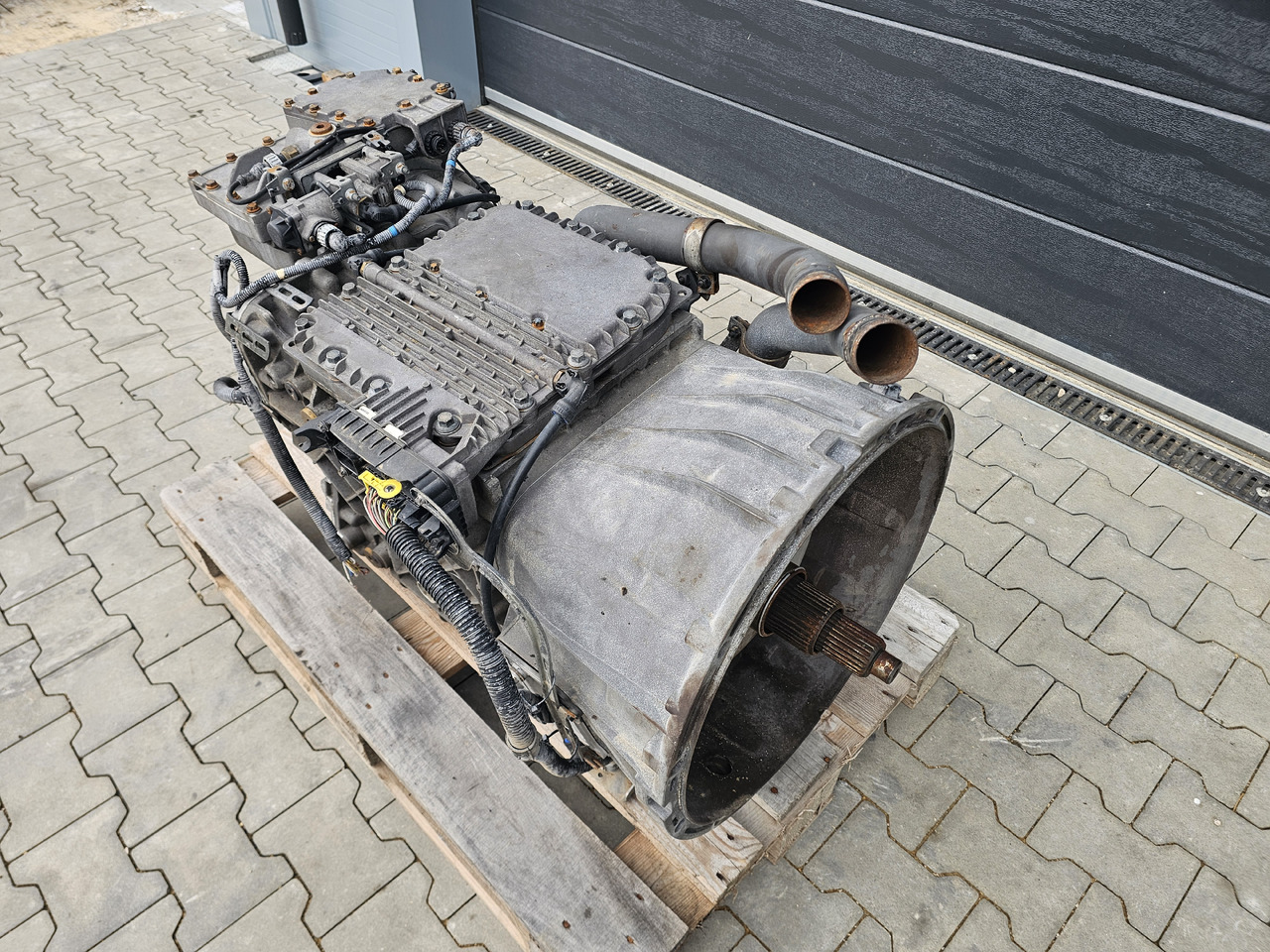 VOLVO FH FM FMX / SPO2812 / RETARDER / CRAWLER / COMPLETE GEARBOX - Коробка передач: фото 3 VOLVO FH FM FMX / SPO2812 / RETARDER / CRAWLER / COMPLETE GEARBOX - Коробка передач: фото 3
