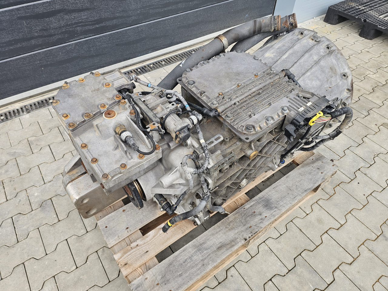 VOLVO FH FM FMX / SPO2812 / RETARDER / CRAWLER / COMPLETE GEARBOX - Коробка передач: фото 2 VOLVO FH FM FMX / SPO2812 / RETARDER / CRAWLER / COMPLETE GEARBOX - Коробка передач: фото 2