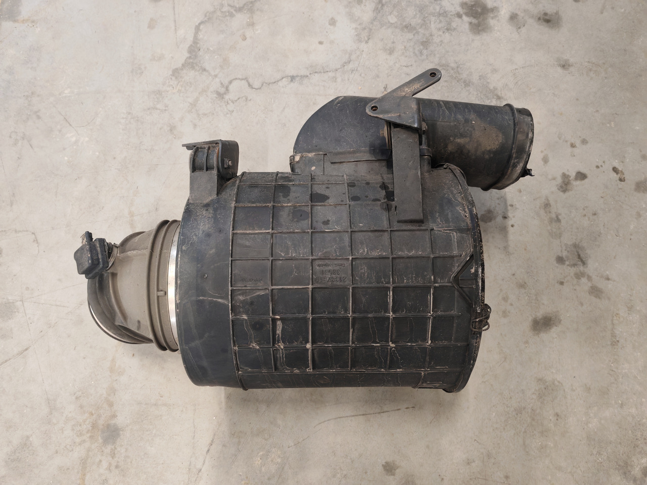 VOLVO FH5 FM5 EURO 6 / COMPLETE AIR FILTER / 22990421 - Воздушный фильтр: фото 3 VOLVO FH5 FM5 EURO 6 / COMPLETE AIR FILTER / 22990421 - Воздушный фильтр: фото 3