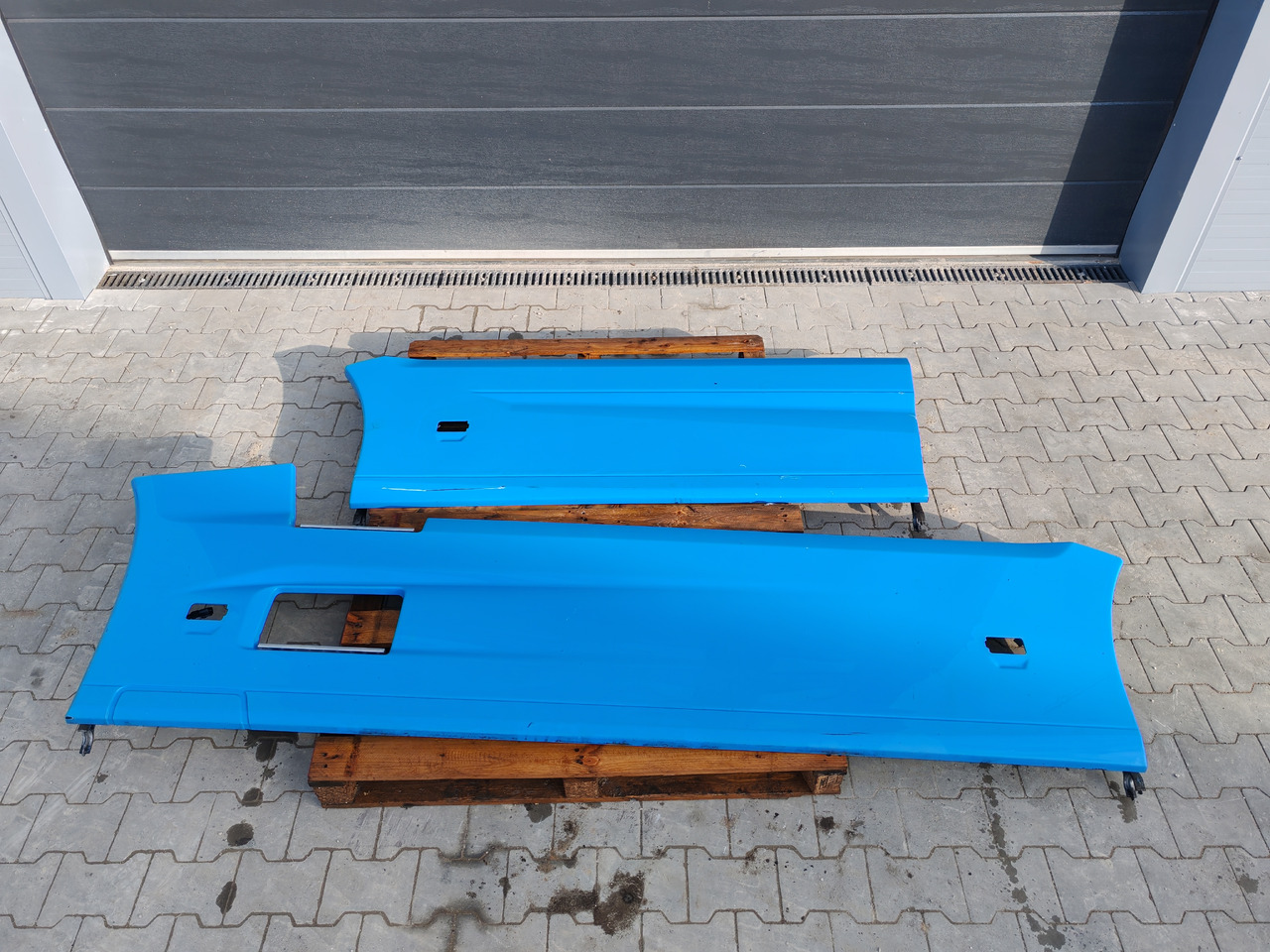 RENAULT RANGE T EURO 6 / SIDE SPOILERS SET - Запчасти: фото 2 RENAULT RANGE T EURO 6 / SIDE SPOILERS SET - Запчасти: фото 2