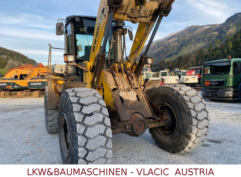 New Holland W190 B New Holland W190 B - Колёсный погрузчик: фото 3 New Holland W190 B New Holland W190 B - Колёсный погрузчик: фото 3