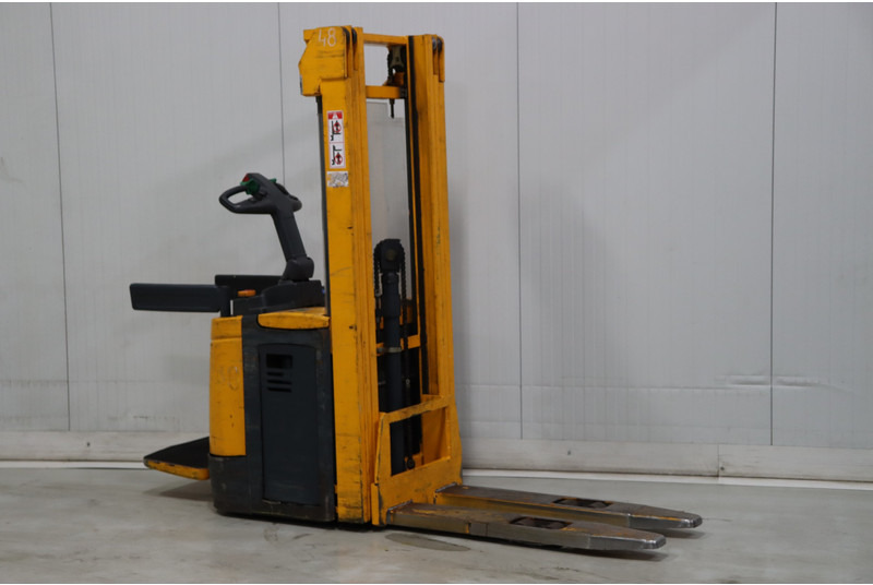 Jungheinrich ERC214 - Штабелер: фото 1 Jungheinrich ERC214 - Штабелер: фото 1