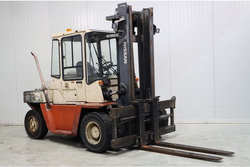 Nissan VF05H70U - Дизельный погрузчик: фото 1 Nissan VF05H70U - Дизельный погрузчик: фото 1