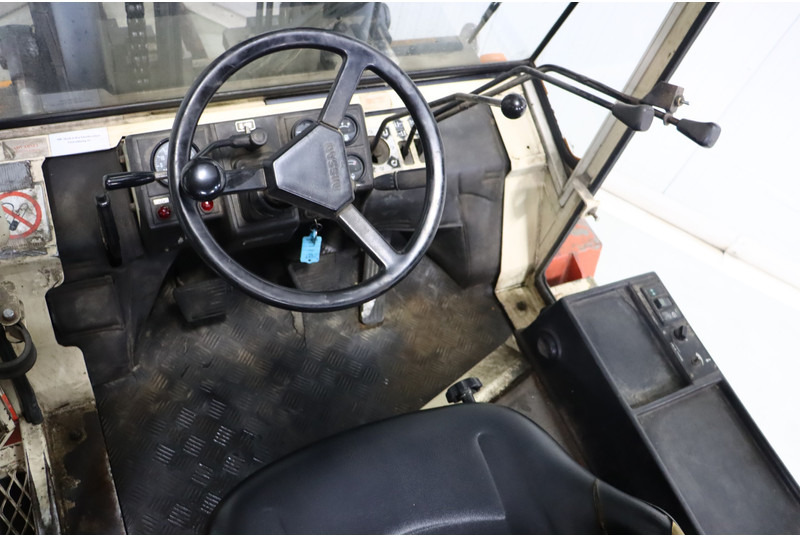 Nissan VF05H70U - Дизельный погрузчик: фото 2 Nissan VF05H70U - Дизельный погрузчик: фото 2