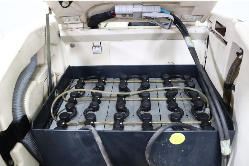 Поломоечная машина TENNANT 7300E: фото 7 Поломоечная машина TENNANT 7300E: фото 7