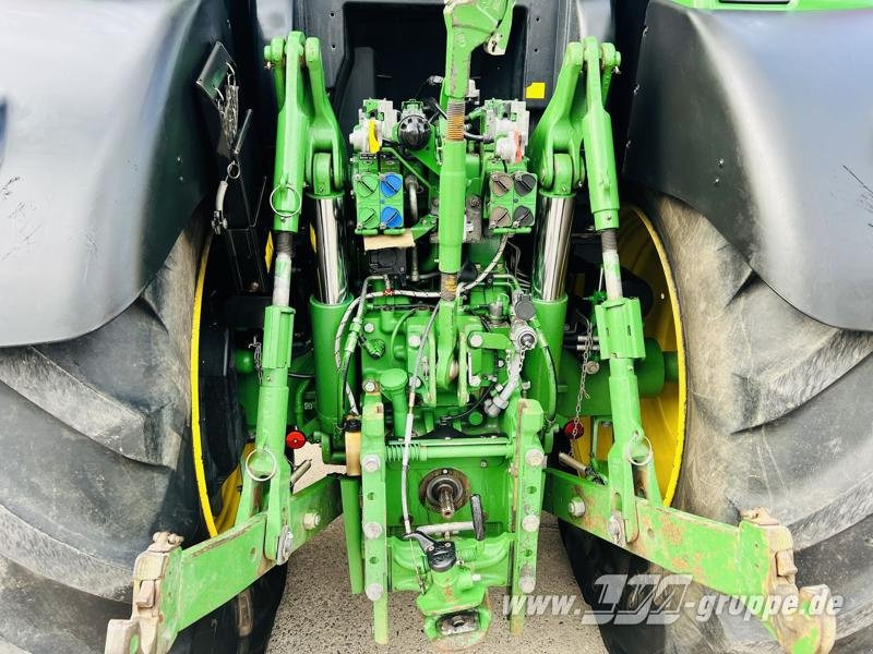 Трактор John Deere 6210R: фото 8