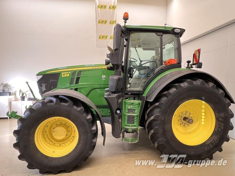Трактор John Deere 6250R: фото 6 Трактор John Deere 6250R: фото 6