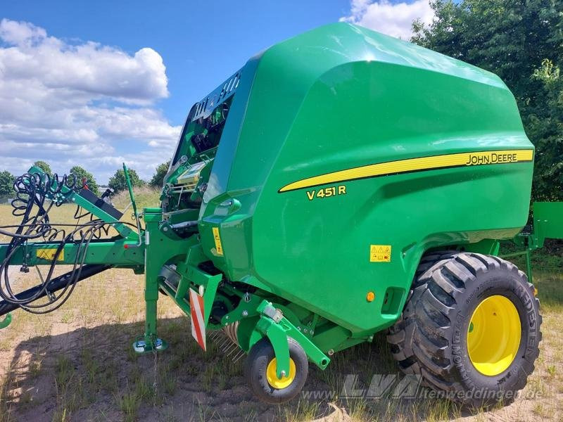 John Deere V451R - Пресс-подборщик рулонный: фото 1 John Deere V451R - Пресс-подборщик рулонный: фото 1