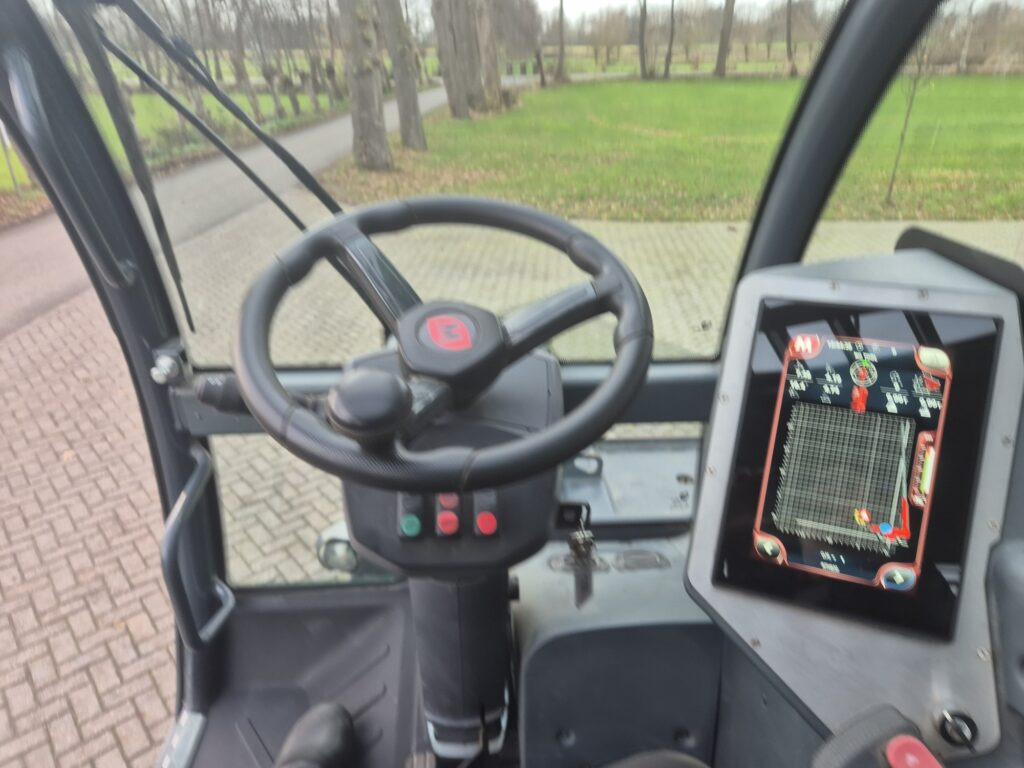 Телескопический погрузчик MAGNI RTH 6.30: фото 14 Телескопический погрузчик MAGNI RTH 6.30: фото 14