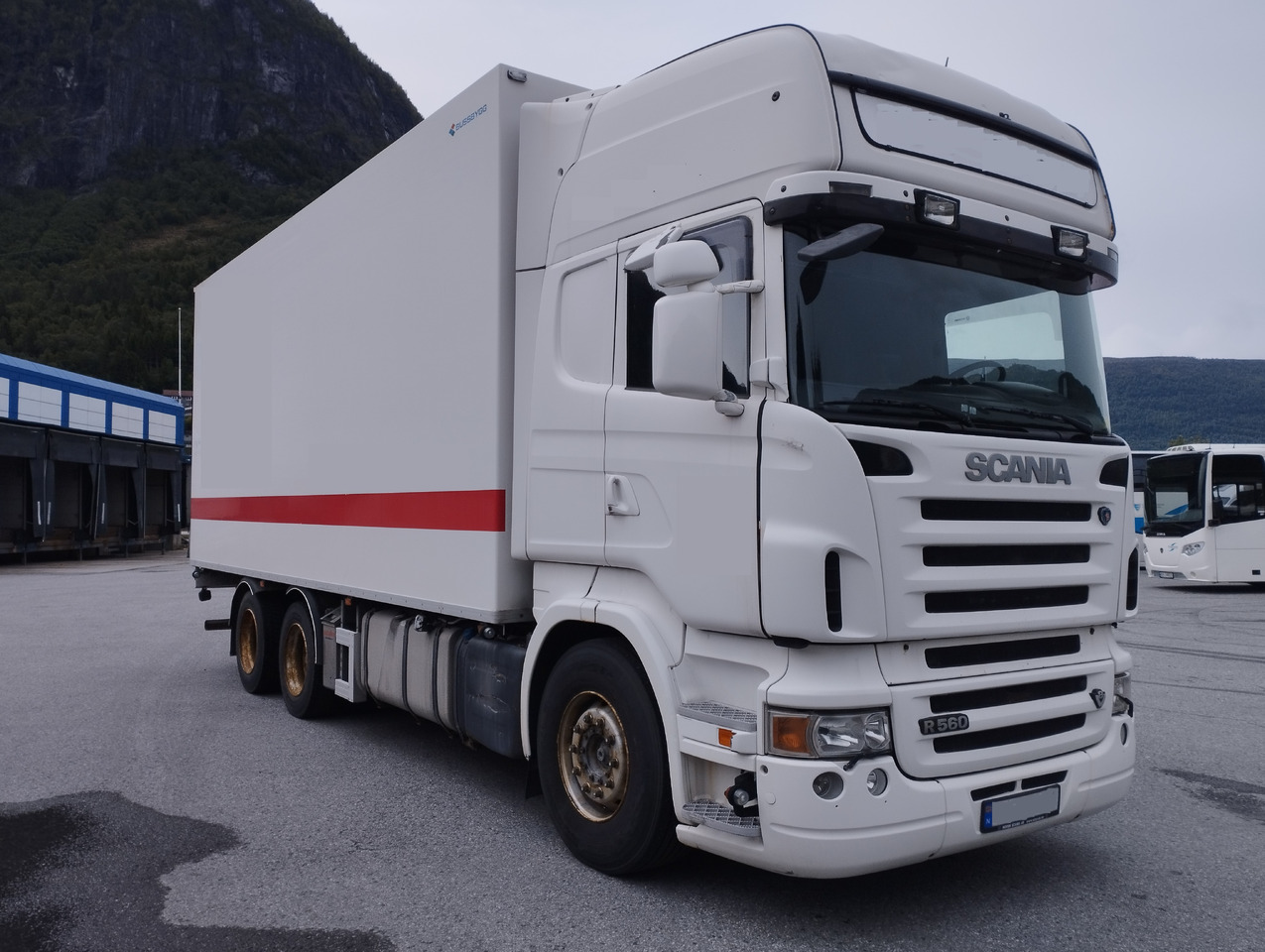 SCANIA R560 6x2,retarder,isolated box - Грузовик с закрытым кузовом: фото 2 SCANIA R560 6x2,retarder,isolated box - Грузовик с закрытым кузовом: фото 2