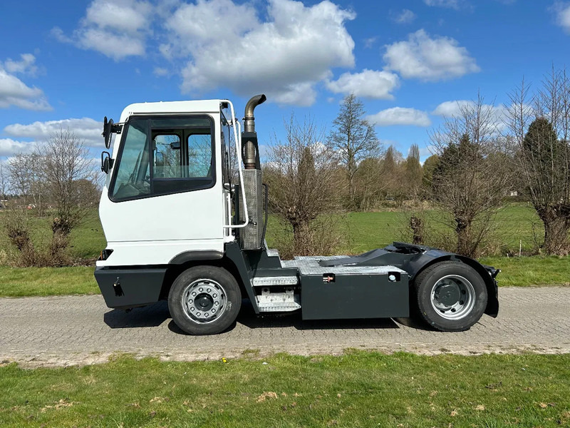 Terberg YT 182 TERBERG | MEGA | CLIMA | LOW HOURS | NEW ENGINE - Терминальный тягач: фото 2 Terberg YT 182 TERBERG | MEGA | CLIMA | LOW HOURS | NEW ENGINE - Терминальный тягач: фото 2