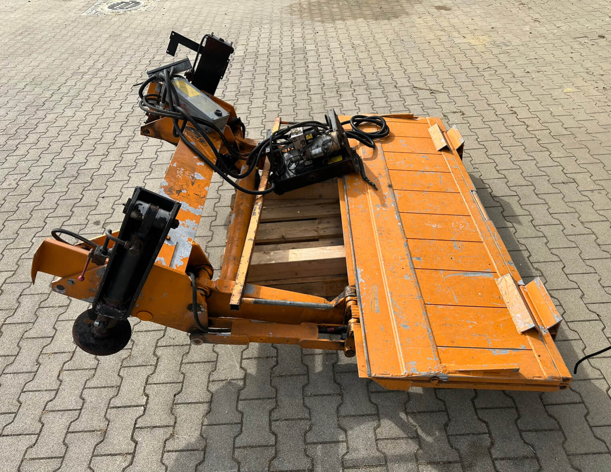 Unimog Heckladebordwand Unbekannt 427 - Гидроборт: фото 4 Unimog Heckladebordwand Unbekannt 427 - Гидроборт: фото 4