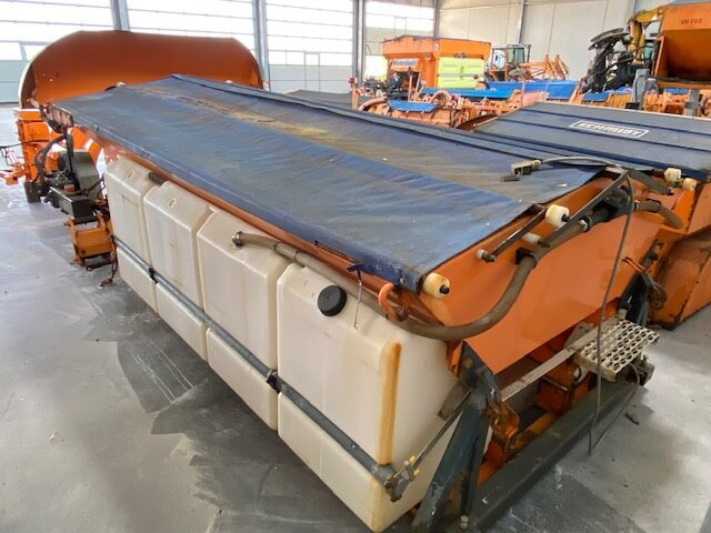 Unimog Salzstreuer Schmidt SAB40-36FR1750 - Разбрасыватель песка/ Соли: фото 4 Unimog Salzstreuer Schmidt SAB40-36FR1750 - Разбрасыватель песка/ Соли: фото 4