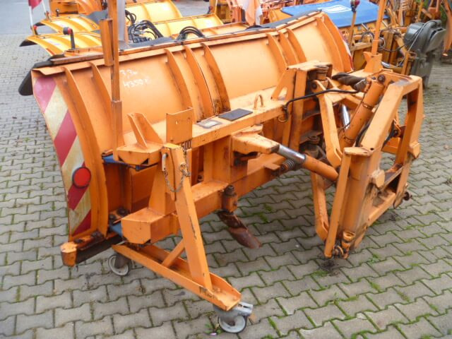 Unimog Schneepflug - Schneeschild Beilhack PV28-3 - Отвал для снега: фото 2 Unimog Schneepflug - Schneeschild Beilhack PV28-3 - Отвал для снега: фото 2