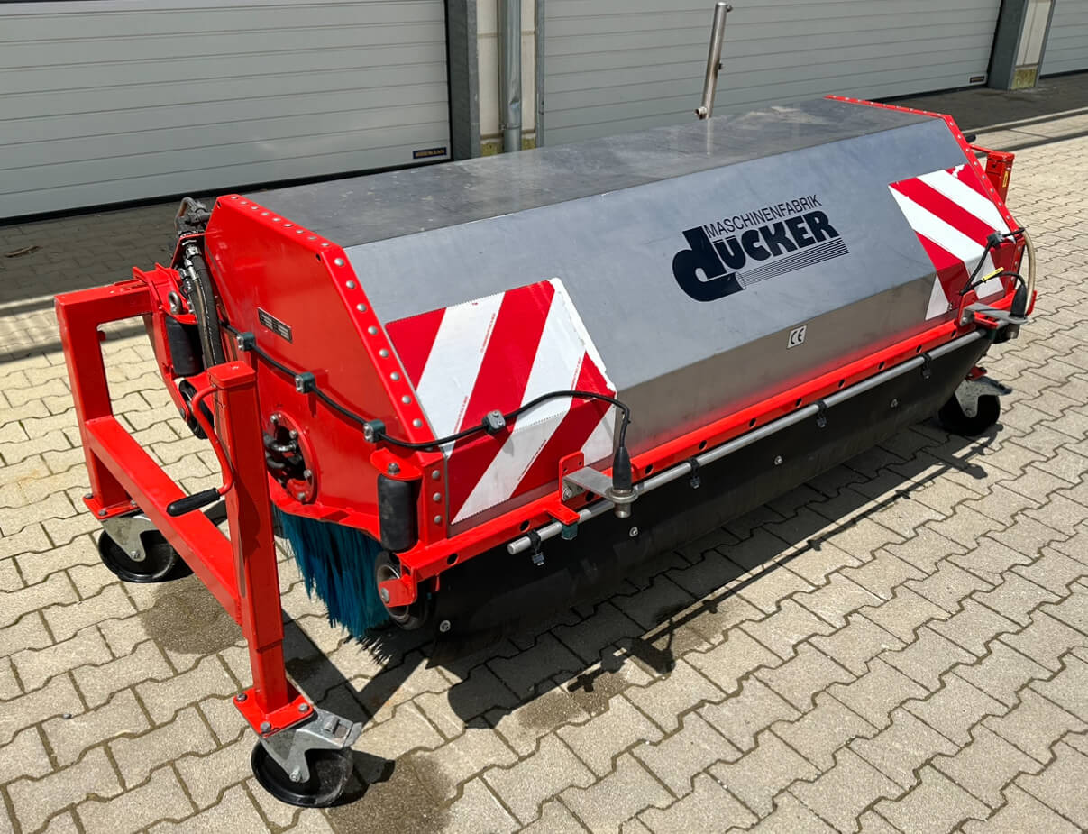 Unimog Tunnelwaschbürste Dücker TWA21 - Щетка: фото 1 Unimog Tunnelwaschbürste Dücker TWA21 - Щетка: фото 1