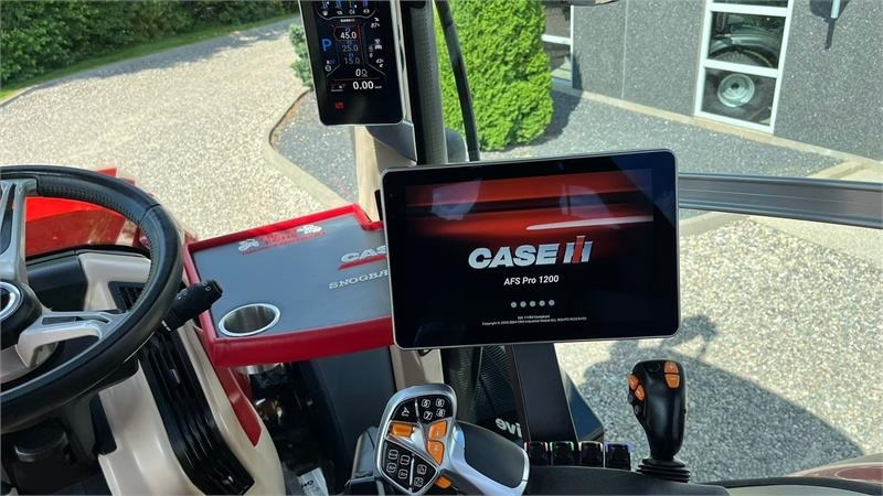 Case IH Optum 300 CVX AFS Connect med frontlift og SafeGua - Трактор: фото 4 Case IH Optum 300 CVX AFS Connect med frontlift og SafeGua - Трактор: фото 4