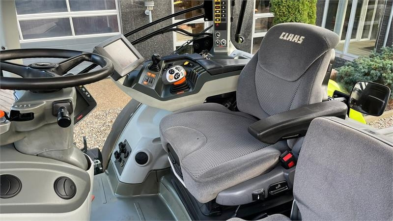 Claas Axion 930 CMatic Med næsten nye dæk, frontlift og - Трактор: фото 5 Claas Axion 930 CMatic Med næsten nye dæk, frontlift og - Трактор: фото 5