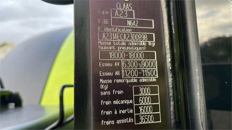 Claas Axion 930 CMatic Med næsten nye dæk, frontlift og - Трактор: фото 2 Claas Axion 930 CMatic Med næsten nye dæk, frontlift og - Трактор: фото 2