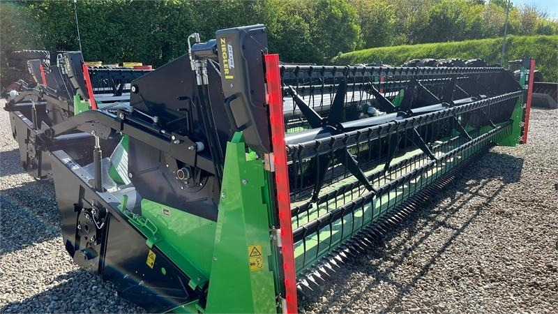 Deutz-fahr C7206 With 24feed - 7.2m header. New and unused Co - Зерноуборочный комбайн: фото 4 Deutz-fahr C7206 With 24feed - 7.2m header. New and unused Co - Зерноуборочный комбайн: фото 4