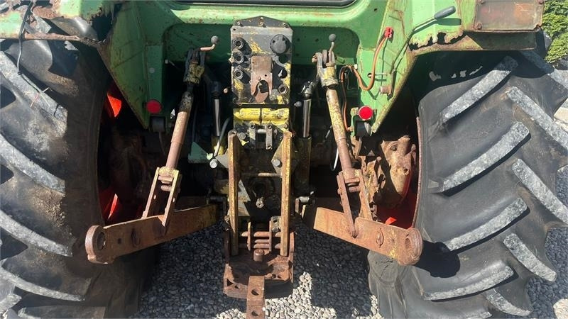 Fendt 308 LS Farmer Turbomatik med frontlæsser og skovin - Трактор: фото 4 Fendt 308 LS Farmer Turbomatik med frontlæsser og skovin - Трактор: фото 4