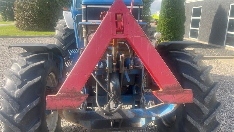 Ford 8210 Force II Med frontlift - Трактор: фото 4 Ford 8210 Force II Med frontlift - Трактор: фото 4