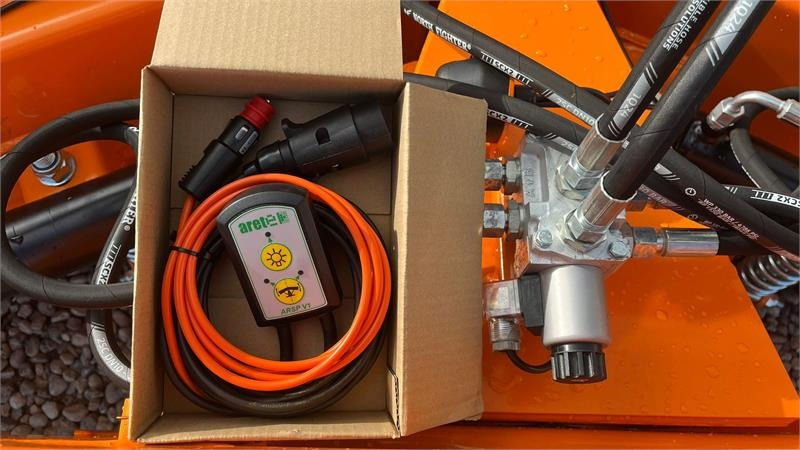 Limas Vario SHL 330 Med lys  - Отвал для снега для Сельскохозяйственной техники: фото 2 Limas Vario SHL 330 Med lys  - Отвал для снега для Сельскохозяйственной техники: фото 2