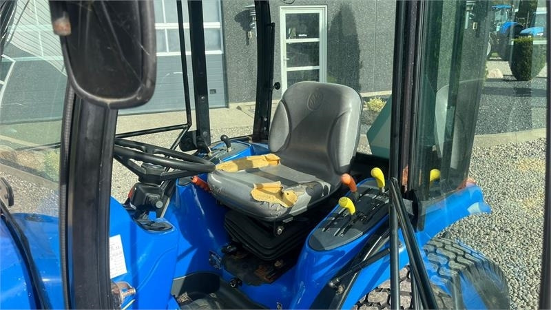 New Holland TC35DA Hydrostat  - Трактор: фото 5 New Holland TC35DA Hydrostat  - Трактор: фото 5