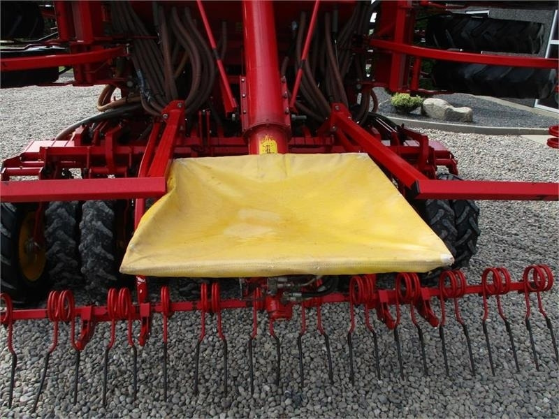 Vaderstad Rapid A800 S med fylde snegl, stor såsæt til små p - Сеялка: фото 5 Vaderstad Rapid A800 S med fylde snegl, stor såsæt til små p - Сеялка: фото 5